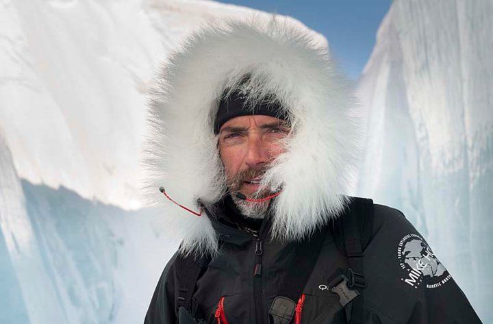CONFERÈNCIA: L'alpinista explorador Javier Campos presenta el llibre solidari 17 cimas para vencer al cáncer